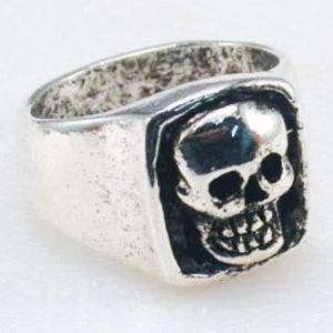 R17 Giant Skull Ring